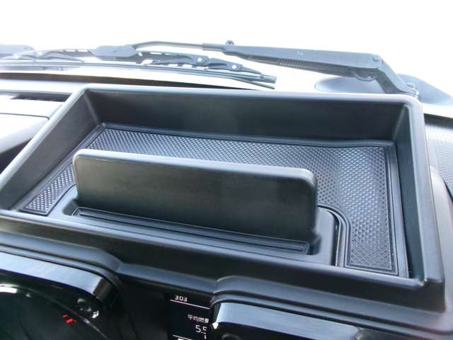 U00048365240_63_001.jpg