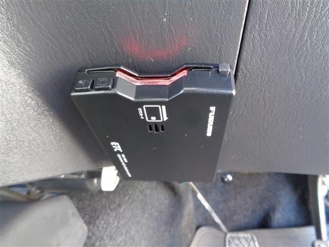 UJ0048212262_32_002.jpg