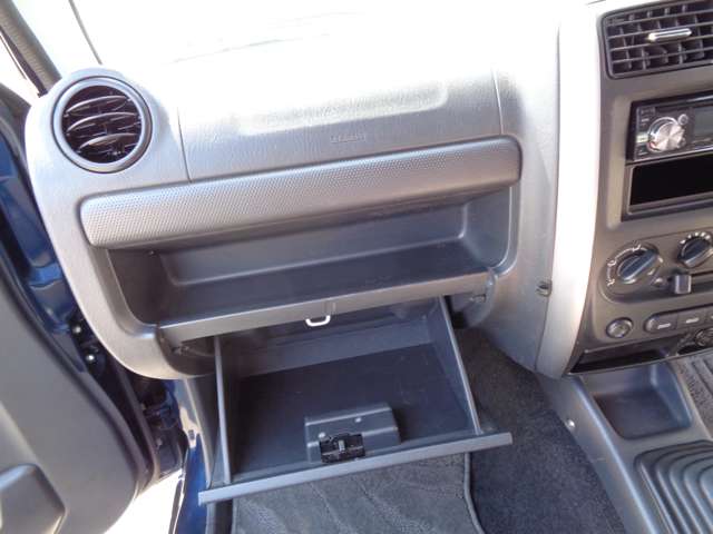 UJ0048368213_47_001.jpg