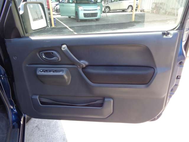 UJ0048368213_65_001.jpg