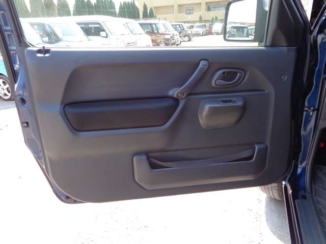 UJ0048368213_66_001.jpg