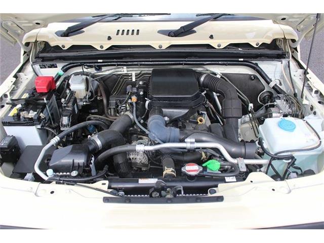 UJ0048433903_18_001.jpg