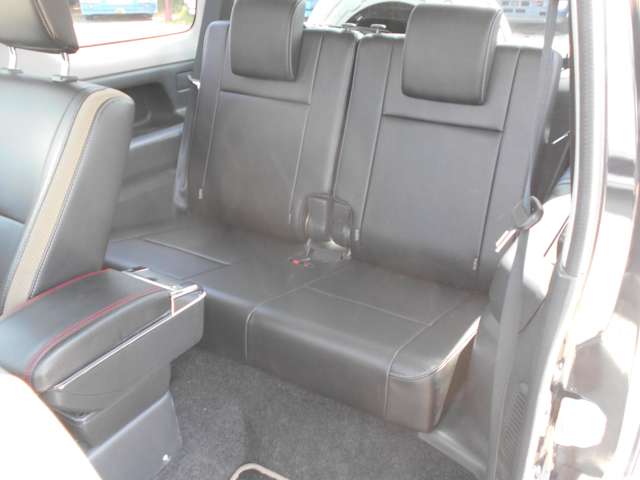 U00045207156_37_002.jpg