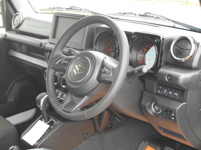 U00045899542_8_001.jpg