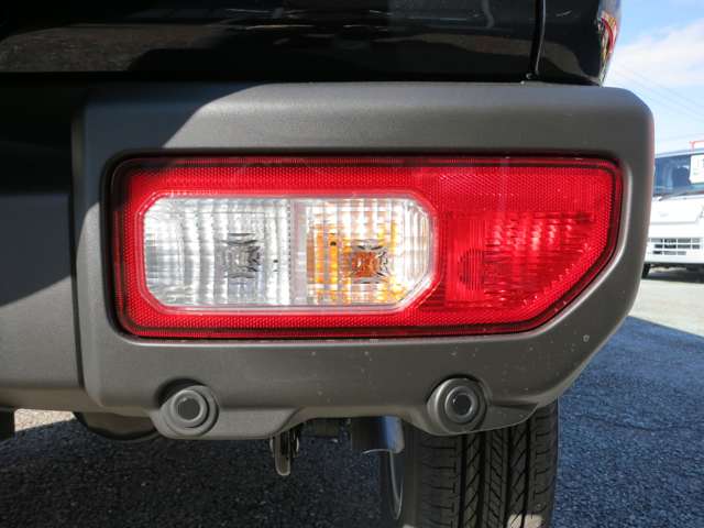 U00047640641_19_001.jpg