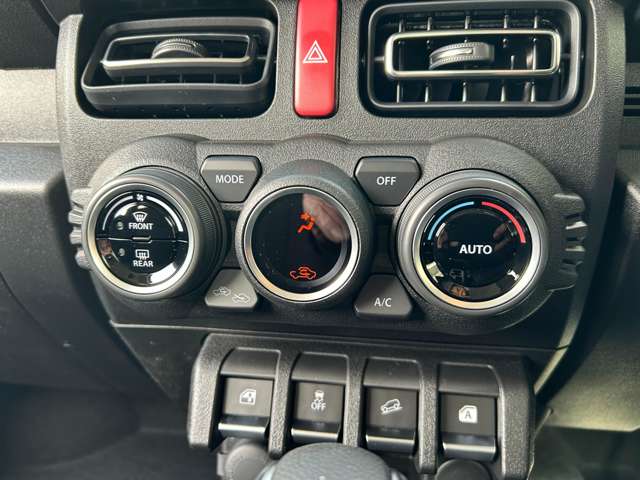 UZ0048359761_40_001.jpg