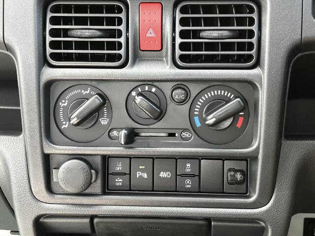 UZ0046853950_18_003.jpg