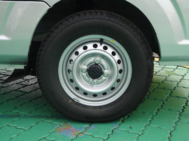 UZ0047228432_35_002.jpg