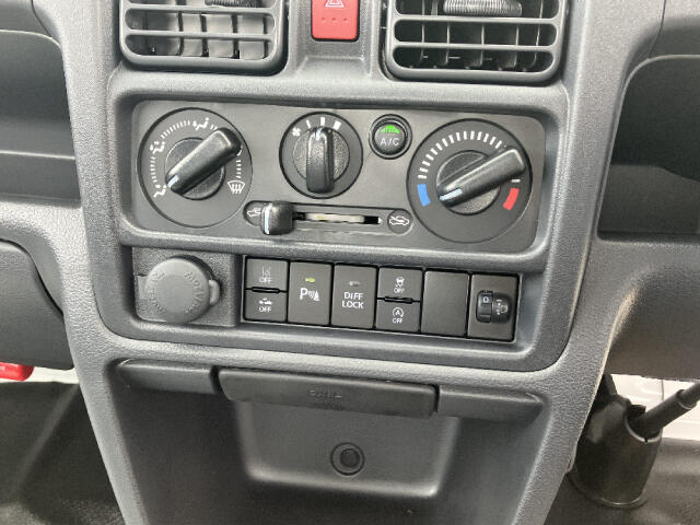 UZ0047436188_9_001.jpg