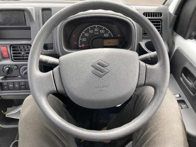 UZ0047743018_9_001.jpg