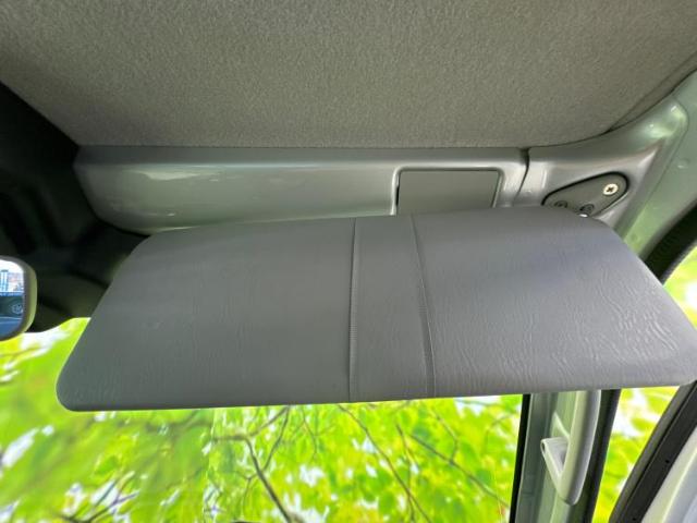 UZ0047936133_35_001.jpg