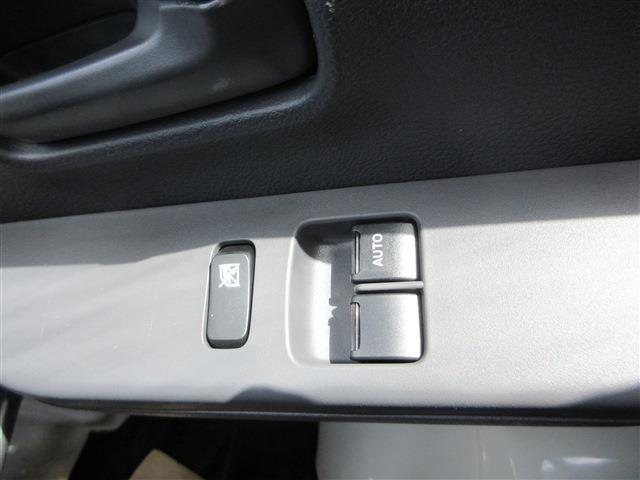 UJ0048469387_17_001.jpg