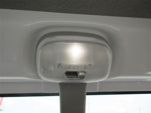 UJ0048469387_30_001.jpg