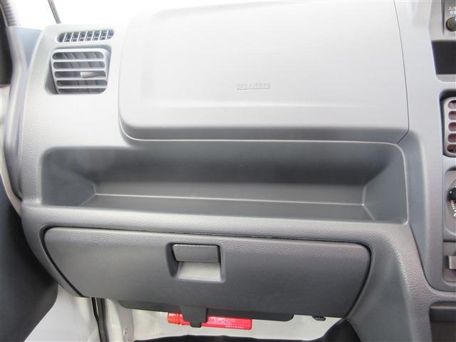 UJ0048469387_33_001.jpg