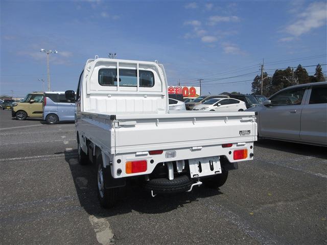 UJ0048469387_44_001.jpg