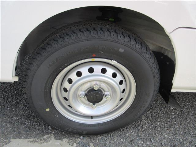 UJ0048469387_46_001.jpg