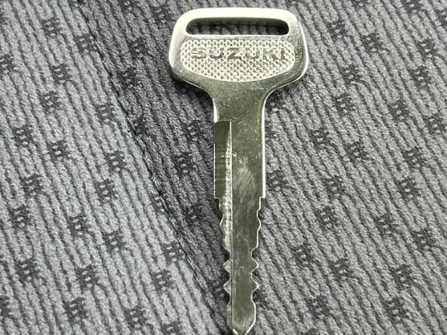 UZ0047720104_49_001.jpg