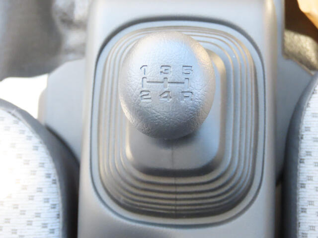 UZ0047527491_31_002.jpg