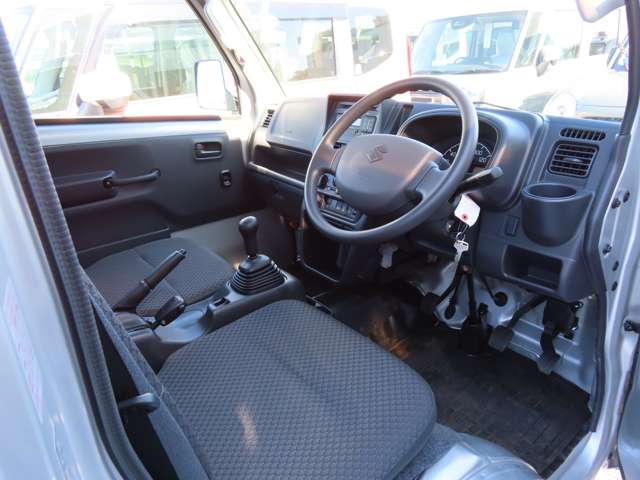UZ0047966662_39_001.jpg