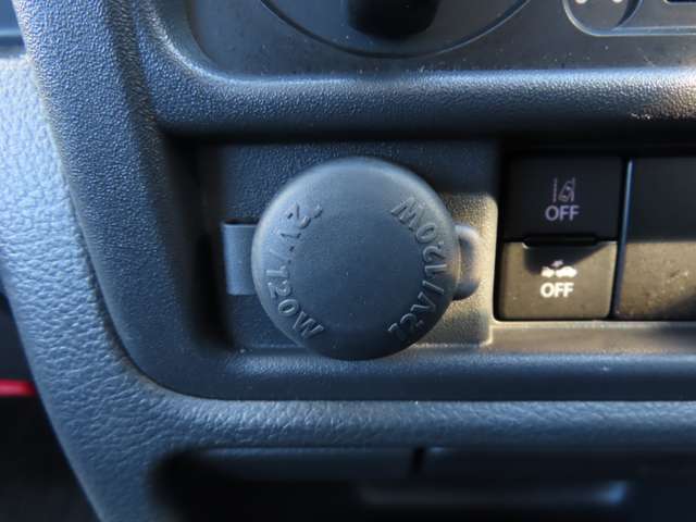 UZ0047966662_50_001.jpg