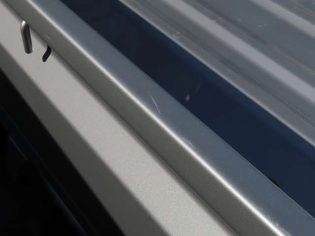 UZ0047966662_70_001.jpg