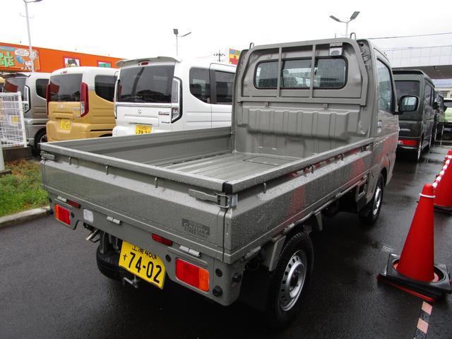 UZ0048487242_6_001.jpg