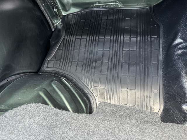 UZ0046240758_64_001.jpg