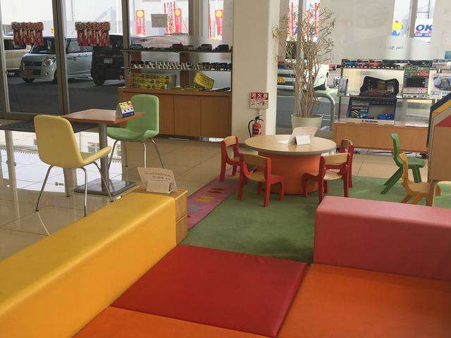 UZ0046240758_78_001.jpg