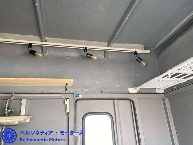 U00048492969_53_001.jpg