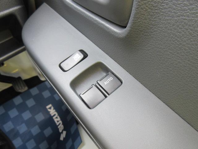 UZ0048048340_8_001.jpg