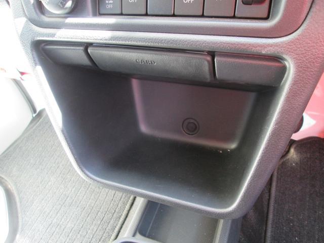 UZ0048187889_15_001.jpg