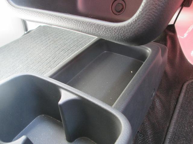 UZ0048187889_16_001.jpg