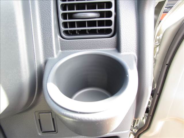 UZ0047298669_10_003.jpg