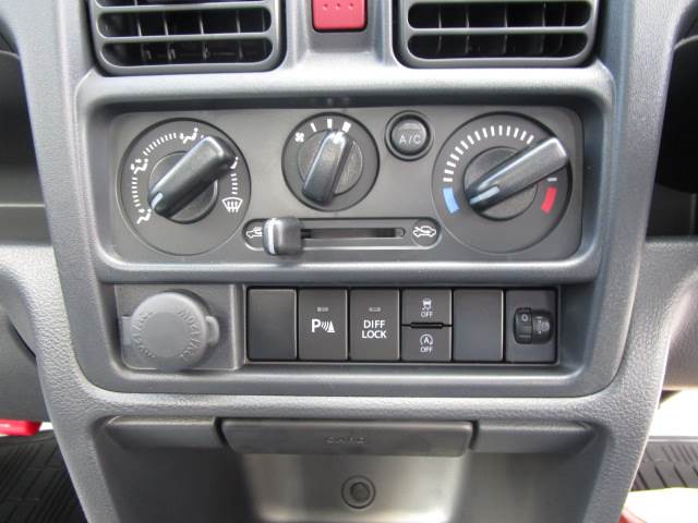 UZ0046972988_10_001.jpg