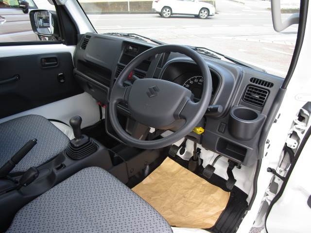 UZ0046972988_7_001.jpg