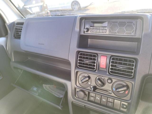 UZ0047364318_17_001.jpg