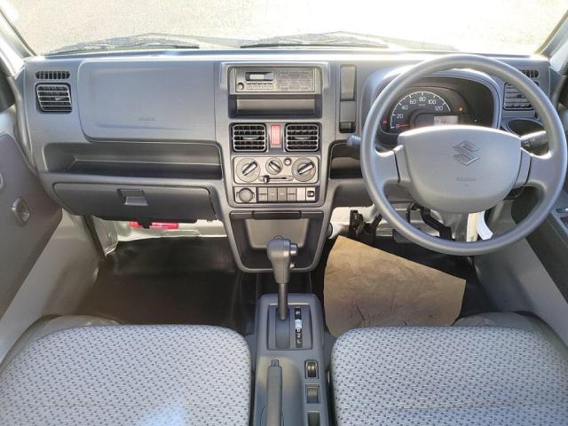UZ0047364318_2_001.jpg