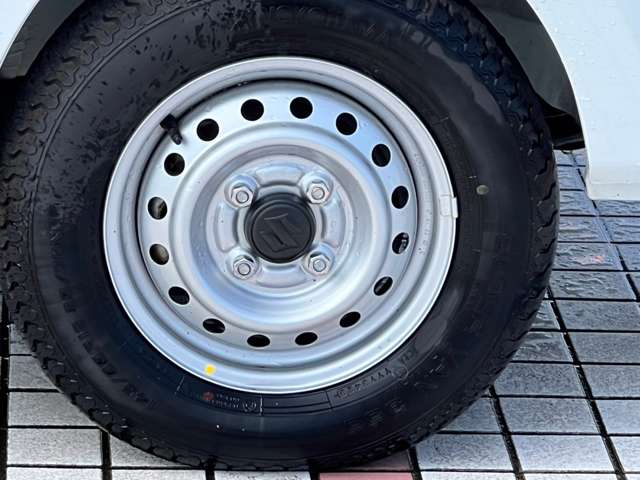 UJ0048015151_19_002.jpg