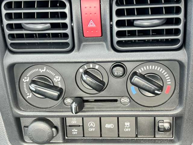 UJ0048015151_39_002.jpg