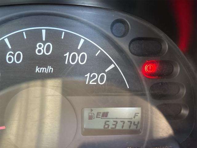 UZ0047920573_35_001.jpg