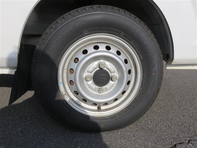 UJ0048557225_17_001.jpg