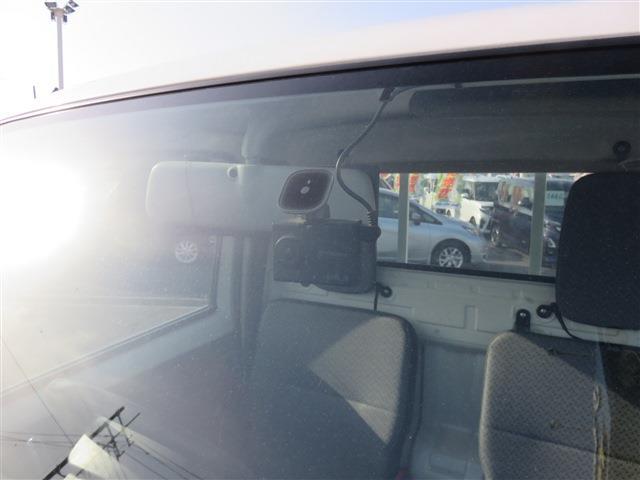 UJ0048557225_18_001.jpg
