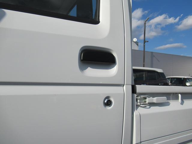 UZ0048330834_14_001.jpg