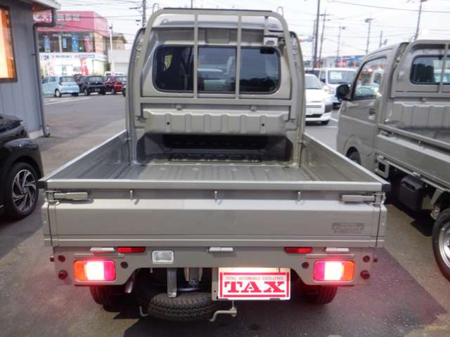 U00046887827_8_001.jpg