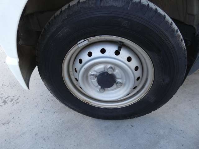 UZ0048122833_18_001.jpg