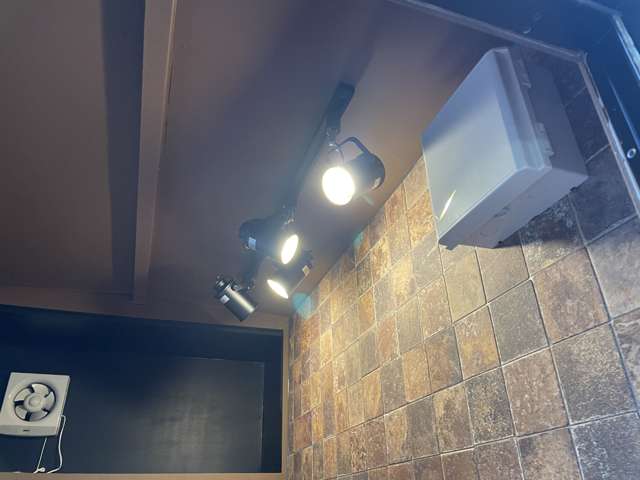 U00045178704_2_003.jpg
