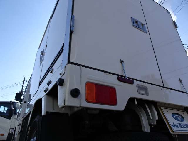 U00048162782_30_001.jpg
