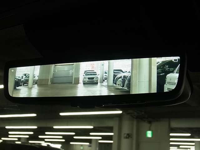 UZ0048089310_39_001.jpg