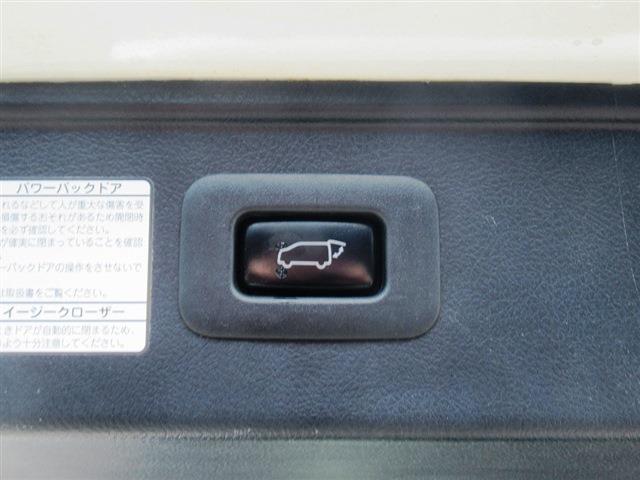 UJ0048458415_17_001.jpg
