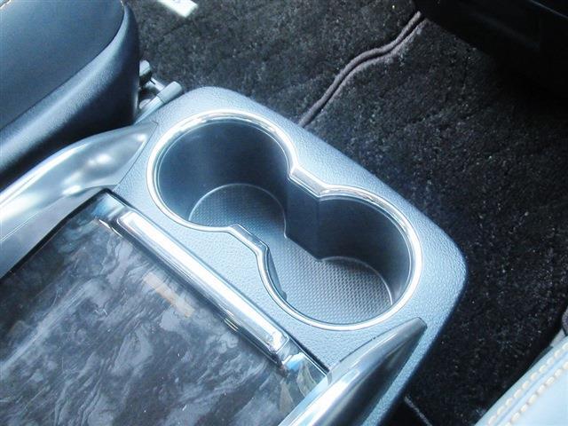 UJ0048303500_39_001.jpg